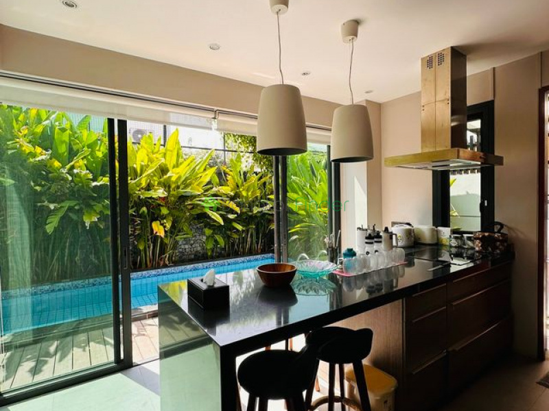 Ekkamai, Bangkok, Thailand, 3 Bedrooms Bedrooms, 0 ,3 BathroomsBathrooms,House,For Rent,7750