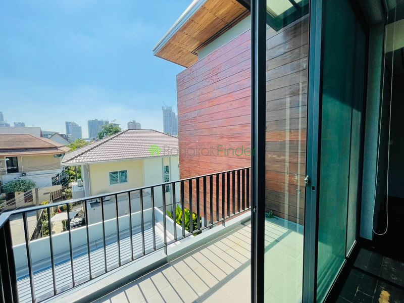 Ekkamai, Bangkok, Thailand, 3 Bedrooms Bedrooms, 0 ,3 BathroomsBathrooms,House,For Rent,7750