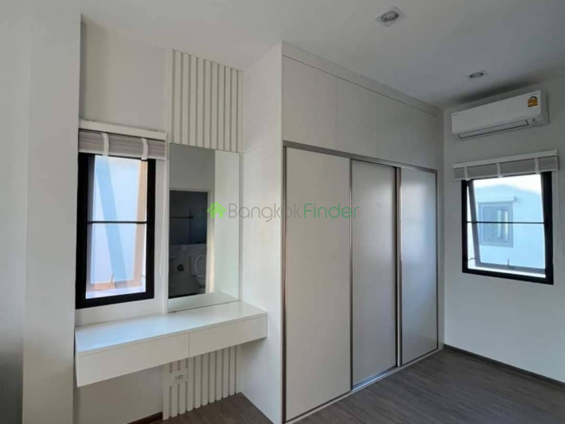 Bangna, Bangkok, Thailand, 3 Bedrooms Bedrooms, 0 ,4 BathroomsBathrooms,House,For Rent,7758
