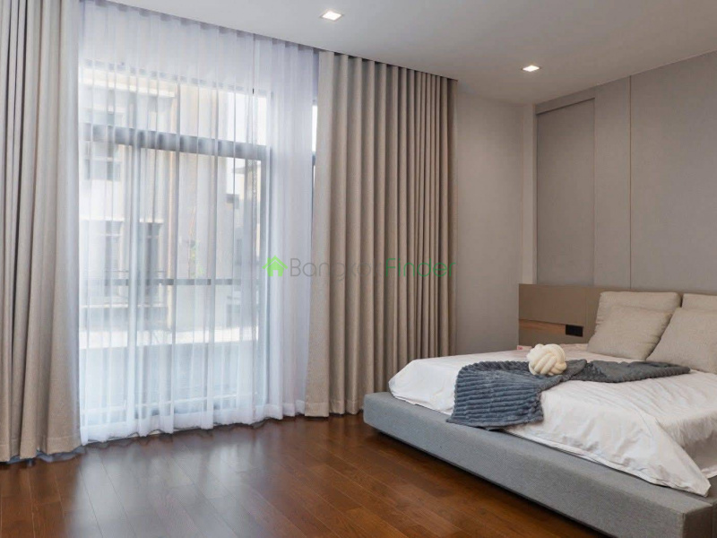 Sukhumvit-Udomsuk, Bangkok, Thailand, 3 Bedrooms Bedrooms, 0 ,4 BathroomsBathrooms,House,For Rent,7763