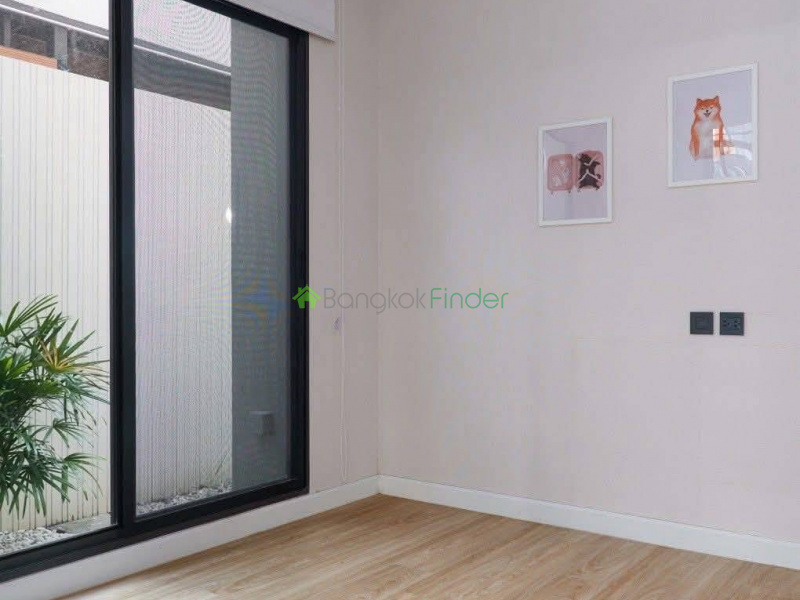 Sukhumvit-Udomsuk, Bangkok, Thailand, 3 Bedrooms Bedrooms, 0 ,4 BathroomsBathrooms,House,For Rent,7763