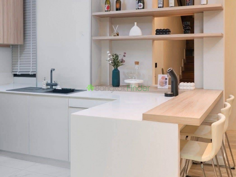 Sukhumvit-Udomsuk, Bangkok, Thailand, 3 Bedrooms Bedrooms, 0 ,4 BathroomsBathrooms,House,For Rent,7763