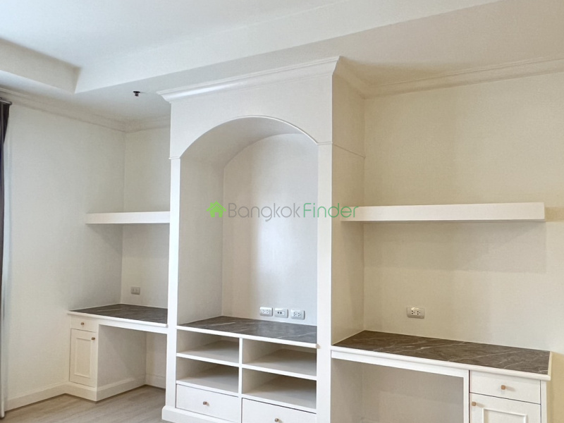 Sukhumvit 23, Bangkok, Thailand, 4 Bedrooms Bedrooms, 0 ,5 BathroomsBathrooms,Apartment,For Rent,GP Grande Tower,7773