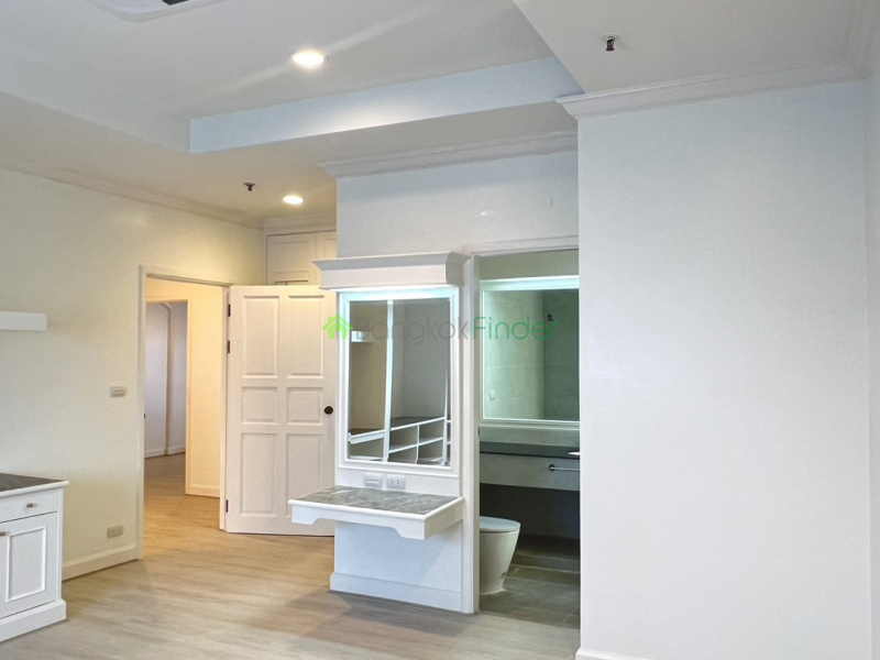 Sukhumvit 23, Bangkok, Thailand, 4 Bedrooms Bedrooms, 0 ,5 BathroomsBathrooms,Apartment,For Rent,GP Grande Tower,7773