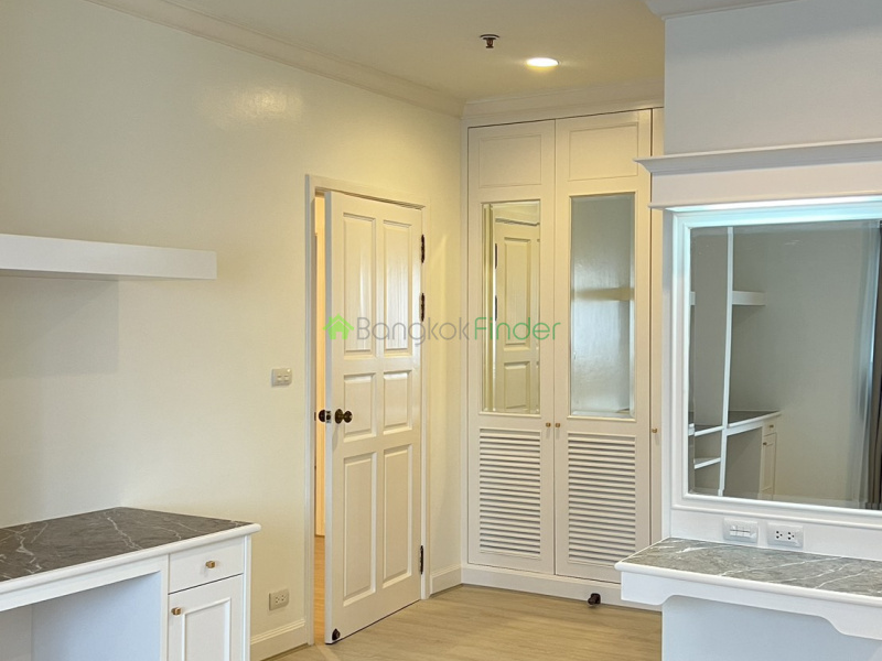 Sukhumvit 23, Bangkok, Thailand, 4 Bedrooms Bedrooms, 0 ,5 BathroomsBathrooms,Apartment,For Rent,GP Grande Tower,7773