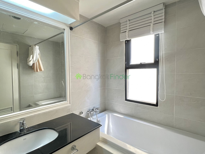 Sukhumvit 23, Bangkok, Thailand, 4 Bedrooms Bedrooms, 0 ,5 BathroomsBathrooms,Apartment,For Rent,GP Grande Tower,7773