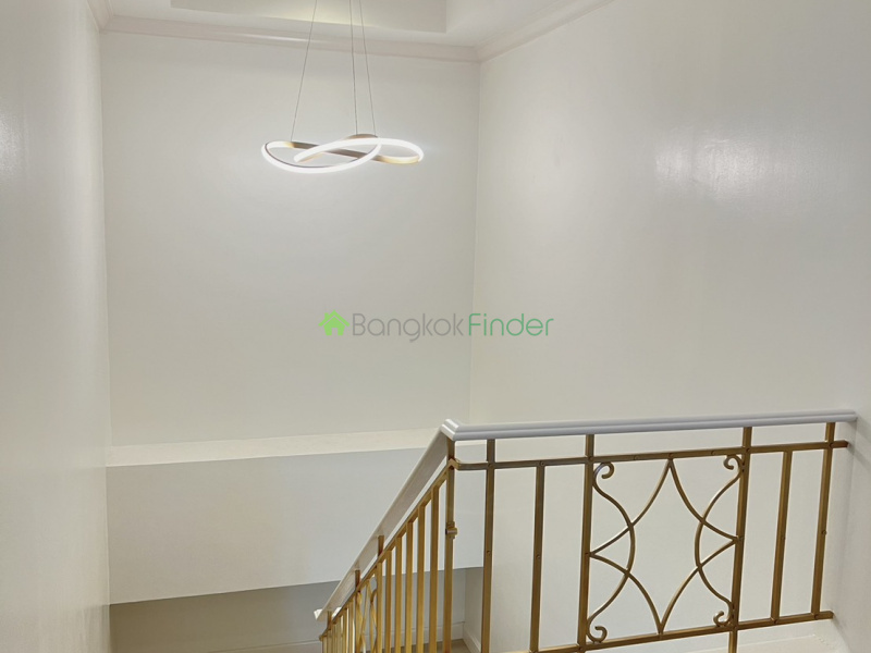 Sukhumvit 23, Bangkok, Thailand, 4 Bedrooms Bedrooms, 0 ,5 BathroomsBathrooms,Apartment,For Rent,GP Grande Tower,7773