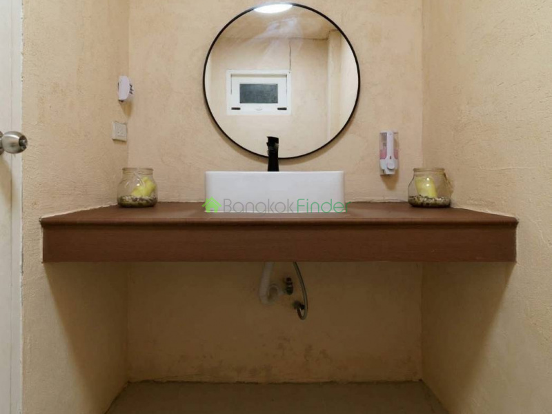 Sukhumvit 55, Thonglor, Thailand, 5 Bedrooms Bedrooms, 0 ,5 BathroomsBathrooms,Town House,For Rent,7781