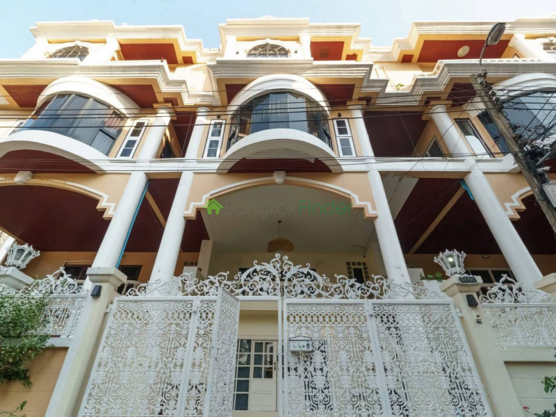 Sukhumvit 55, Thonglor, Thailand, 5 Bedrooms Bedrooms, 0 ,5 BathroomsBathrooms,Town House,For Rent,7781