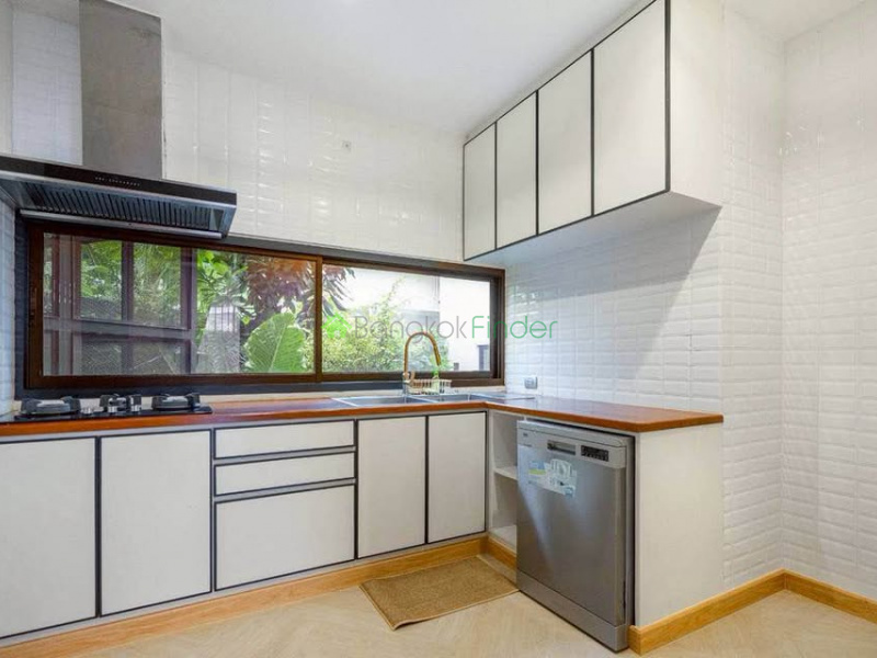 Sukhumvit 71, Bangkok, Thailand, 4 Bedrooms Bedrooms, 0 ,5 BathroomsBathrooms,House,For Sale,7783