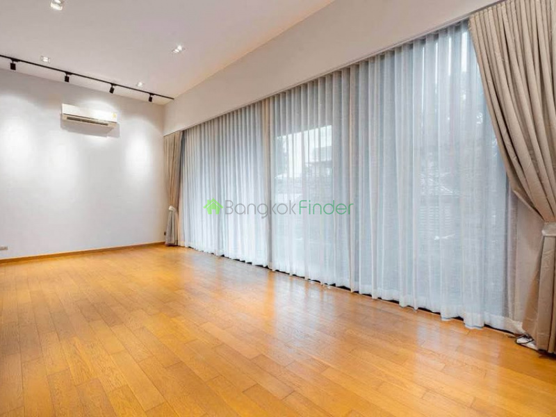 Sukhumvit 71, Bangkok, Thailand, 4 Bedrooms Bedrooms, 0 ,5 BathroomsBathrooms,House,For Sale,7783