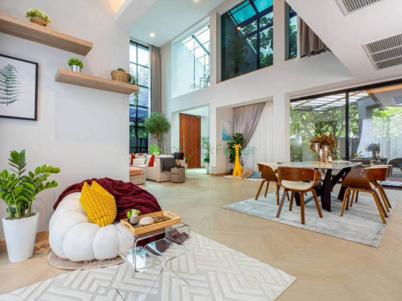 Sukhumvit 71, Bangkok, Thailand, 4 Bedrooms Bedrooms, 0 ,5 BathroomsBathrooms,House,For Sale,7783