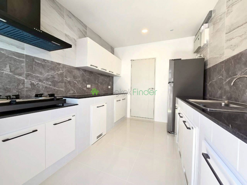 Bangna KM.7, Bangkok, Thailand, 4 Bedrooms Bedrooms, 0 ,5 BathroomsBathrooms,House,For Rent,7785