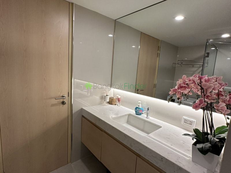Silom, Bangkok, Thailand, 4 Bedrooms Bedrooms, 0 ,2 BathroomsBathrooms,Condo,For Rent,Silom Suites,7787