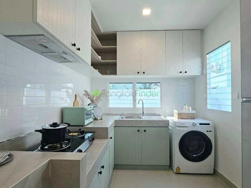Srinakarin-Bangna, Bangkok, Thailand, 3 Bedrooms Bedrooms, 0 ,3 BathroomsBathrooms,House,For Rent,7794