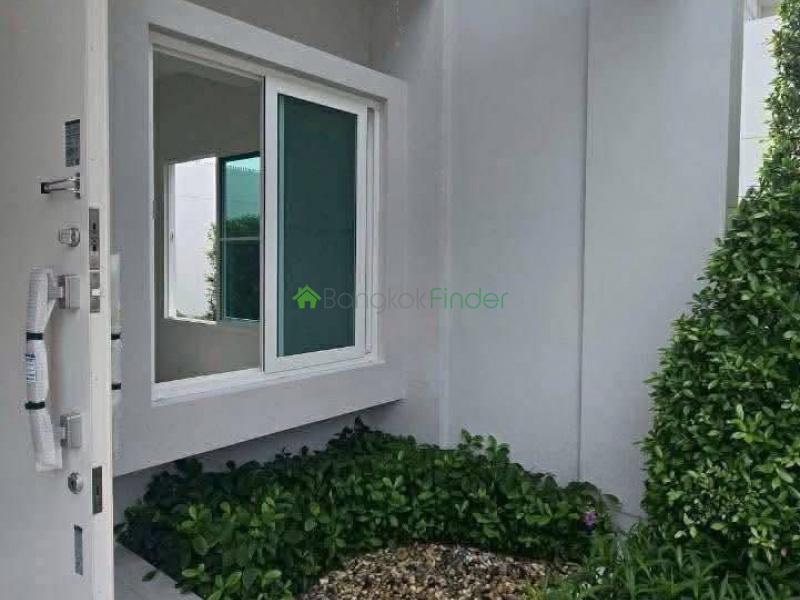 Srinakarin-Bangna, Bangkok, Thailand, 3 Bedrooms Bedrooms, 0 ,3 BathroomsBathrooms,House,For Rent,7809