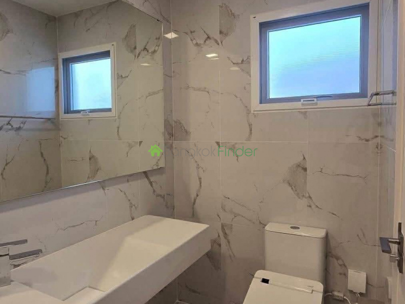 Srinakarin-Bangna, Bangkok, Thailand, 3 Bedrooms Bedrooms, 0 ,3 BathroomsBathrooms,House,For Rent,7809