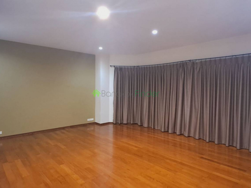 Ekkamai 10, Bangkok, Thailand, 4 Bedrooms Bedrooms, 0 ,5 BathroomsBathrooms,Town House,For Rent,7813