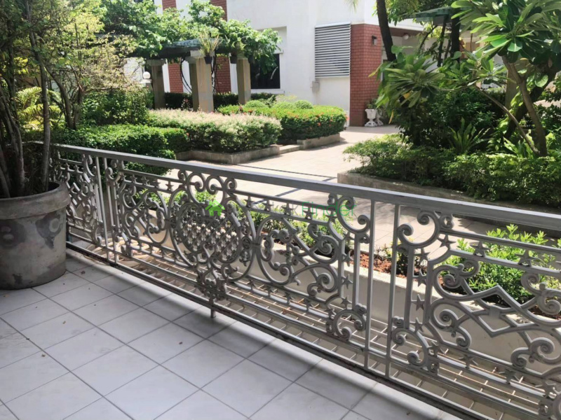 Ekkamai 10, Bangkok, Thailand, 4 Bedrooms Bedrooms, 0 ,5 BathroomsBathrooms,Town House,For Rent,7813