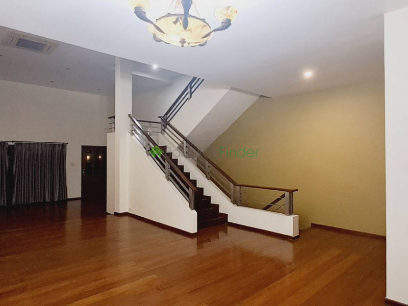 Ekkamai 10, Bangkok, Thailand, 4 Bedrooms Bedrooms, 0 ,5 BathroomsBathrooms,Town House,For Rent,7813