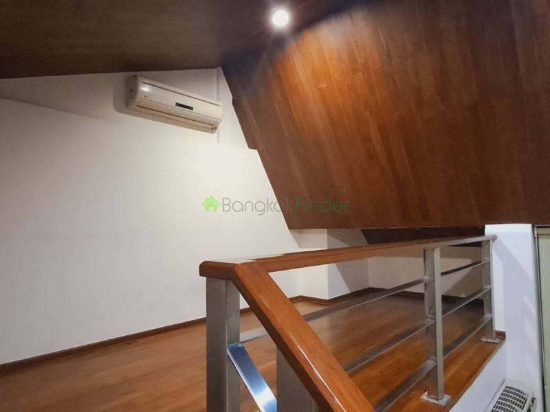 Ekkamai 10, Bangkok, Thailand, 4 Bedrooms Bedrooms, 0 ,5 BathroomsBathrooms,Town House,For Rent,7813