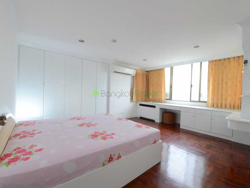 Ekkamai, Bangkok, Thailand, 3 Bedrooms Bedrooms, 0 ,3 BathroomsBathrooms,Condo,For Rent,Oriental Tower,7814