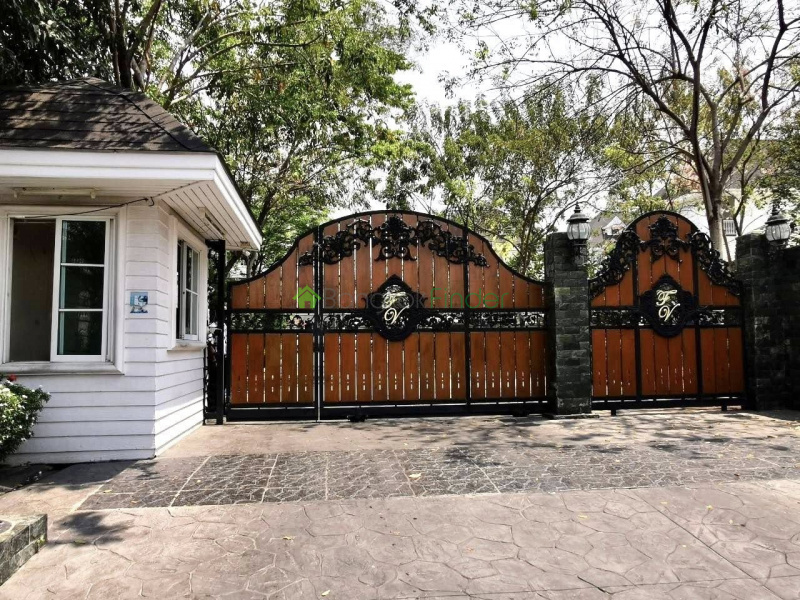 Sukhumvit 107, Bangkok, Thailand, 4 Bedrooms Bedrooms, 0 ,4 BathroomsBathrooms,House,For Sale,7818
