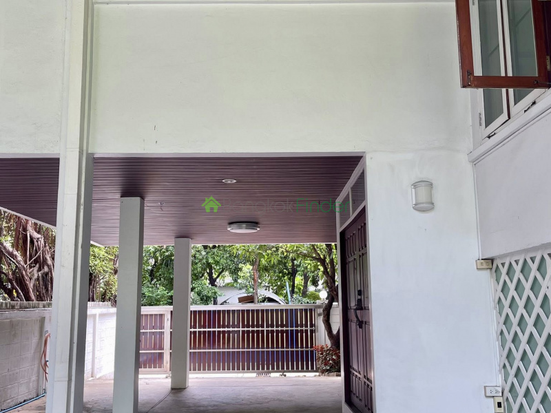 Ploenchit, Bangkok, Thailand, 2 Bedrooms Bedrooms, 0 ,4 BathroomsBathrooms,House,For Rent,7819