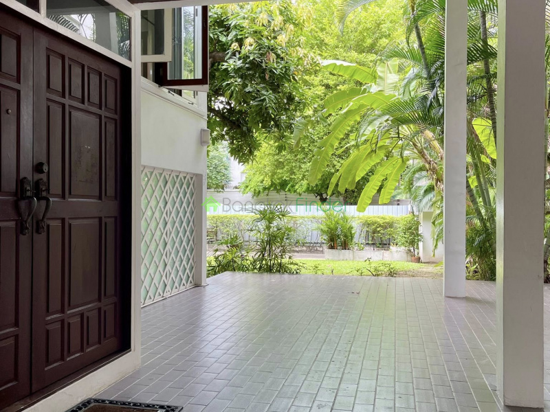 Ploenchit, Bangkok, Thailand, 2 Bedrooms Bedrooms, 0 ,4 BathroomsBathrooms,House,For Rent,7819
