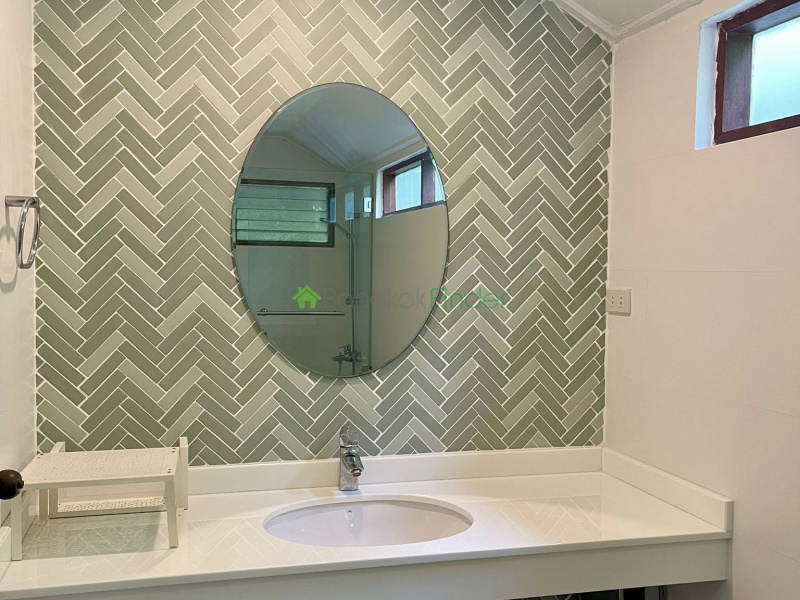 Ploenchit, Bangkok, Thailand, 2 Bedrooms Bedrooms, 0 ,4 BathroomsBathrooms,House,For Rent,7819