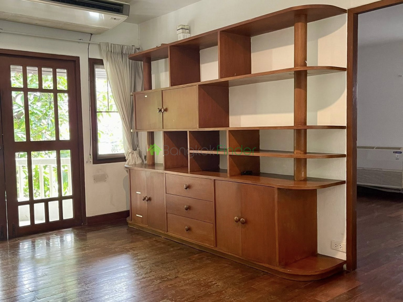 Ploenchit, Bangkok, Thailand, 2 Bedrooms Bedrooms, 0 ,4 BathroomsBathrooms,House,For Rent,7819