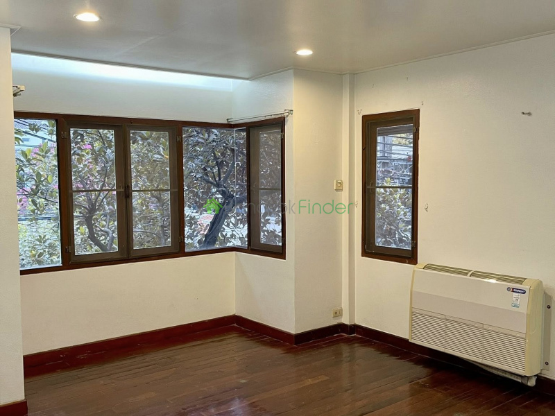 Ploenchit, Bangkok, Thailand, 2 Bedrooms Bedrooms, 0 ,4 BathroomsBathrooms,House,For Rent,7819